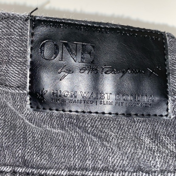 🔴4 for $25🔴 ONE TEASPOON Black High Waist Denim Shorts - Picture 3 of 7